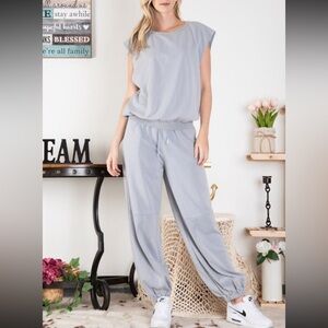 NWOT BLUE VELVET JOGGER SET IN SIZE SMALL